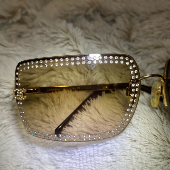 Chanel Vintage Sunglasses-Limited Edition - Picture 4 of 16